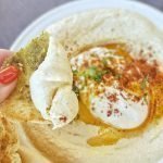 einfaches Hummus Rezept, Hummus, hummus beilagen, hummus brot, hummus brotaufstrich, hummus creme, hummus cremig, hummus cumin, hummus deutsch, hummus dip, hummus dip rezept, Hummus im Thermimix, Hummus mit dem Thermomix, Hummus Rezept, hummus rezept original, Hummus selber machen, schnelles Hummus Rezept