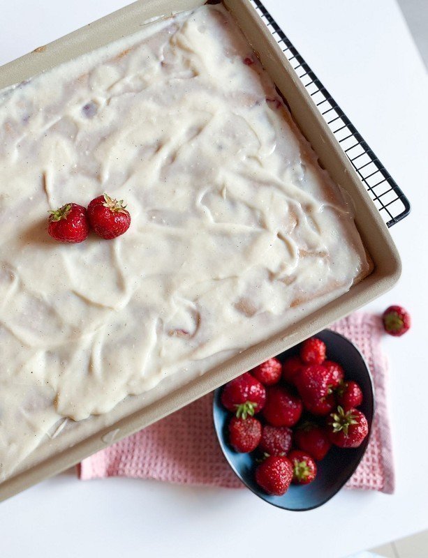 Erdbeerkuchen mit Vanillepudding - glutenfrei &amp; vegan - gluvele.de